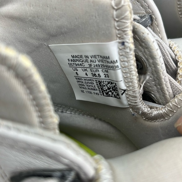 Converse High Top Sneaker Boot Chuck Taylor All Star Leather Waterproof Beige - Picture 16 of 16